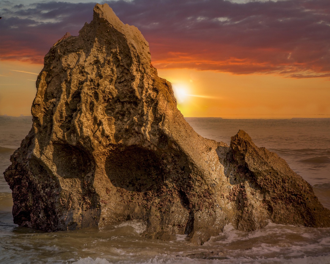 cliff-4783572_1280